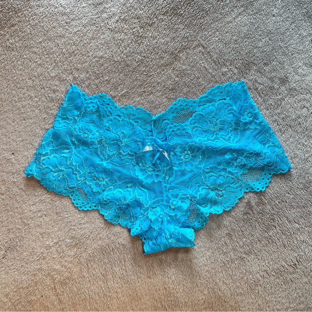Kueenje Blue lace hipster panty, size M